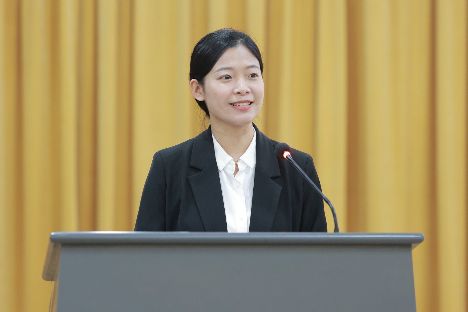 教師發言.jpg 教師發言.jpg