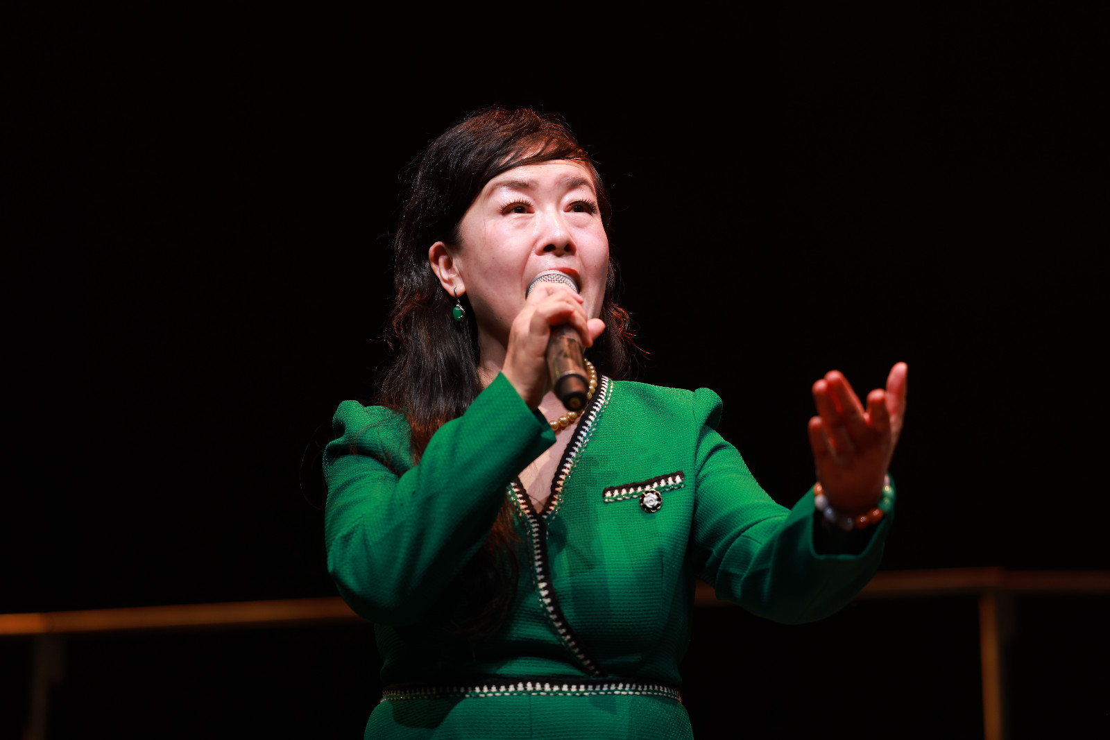 王平老師演唱.jpg 王平老師演唱.jpg